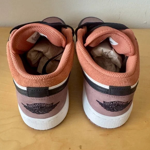 NEW - Nike Air Jordan 1 Low SE - Picture 4 of 6